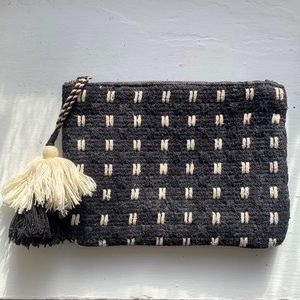 Universal Thread Wristlet Clutch Purse